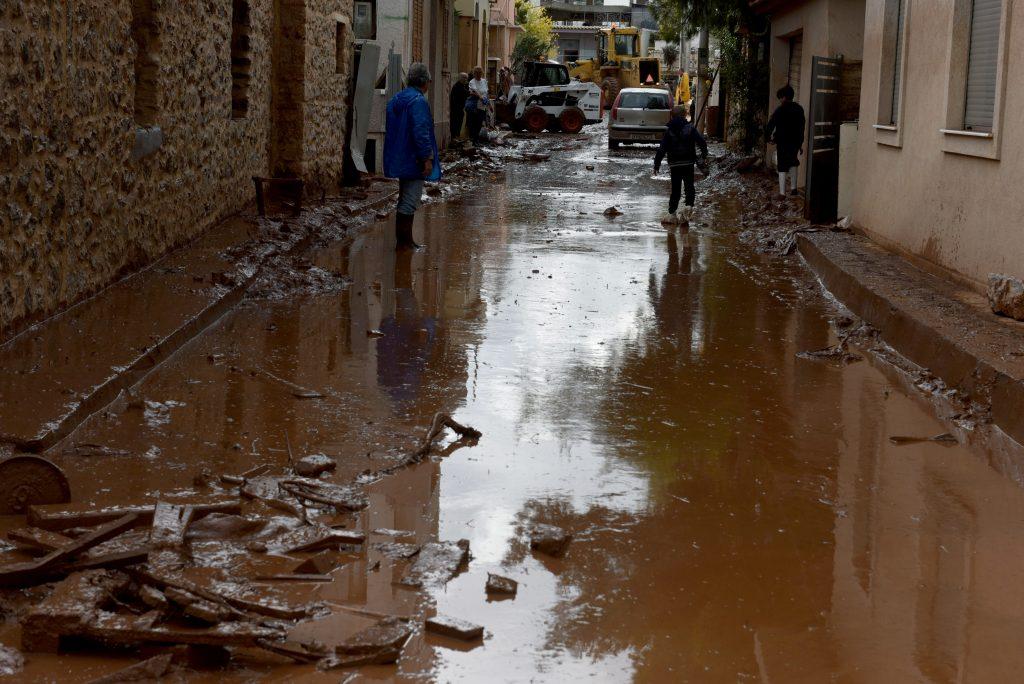 Κρήτη: Βοήθεια στους πληγέντες της Μάνδρας από τους Ηρακλιώτες