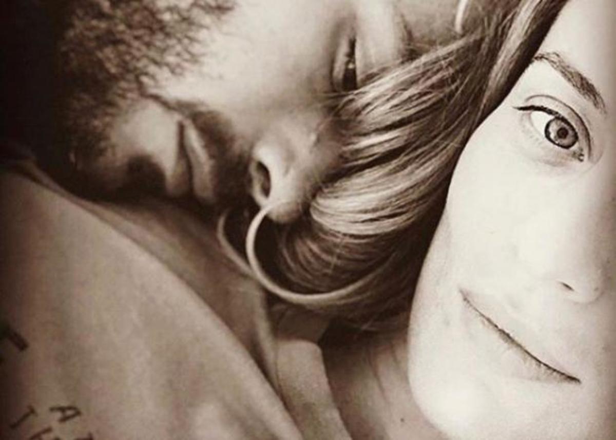 Ελεονώρα Μελέτη: Στόλισε το Χριστουγεννιάτικο δέντρο με τον αρραβωνιαστικό της! [pic]