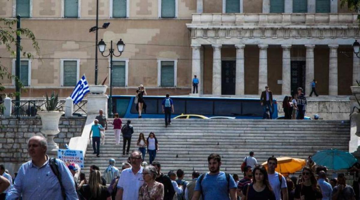 Βουλή: Εγκρίθηκε το νομοσχέδιο για το κοινωνικό μέρισμα – Αναβλήθηκε η ψήφιση του