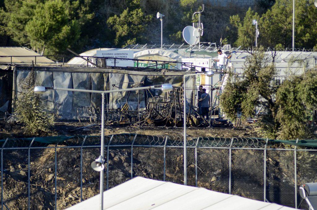 Λέσβος: Έκκληση πολιτών προς τον Μουζάλα να απομακρυνθούν τα ασυνόδευτα προσφυγόπουλα από τη Μόρια