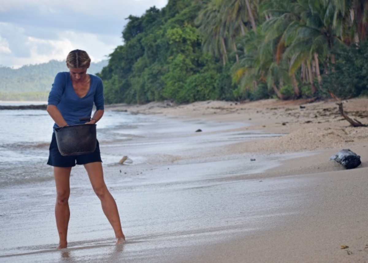 Όλγα Πηλιάκη: Μαγειρεύει στην παραλία του Nomads [pics]