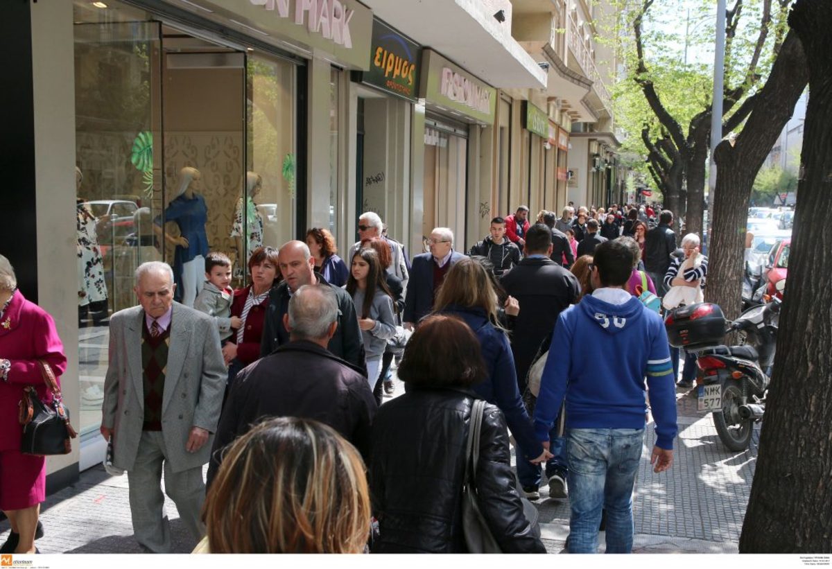 Εορταστικό ωράριο 2017: Ποιες Κυριακές θα είναι ανοικτά τα καταστήματα