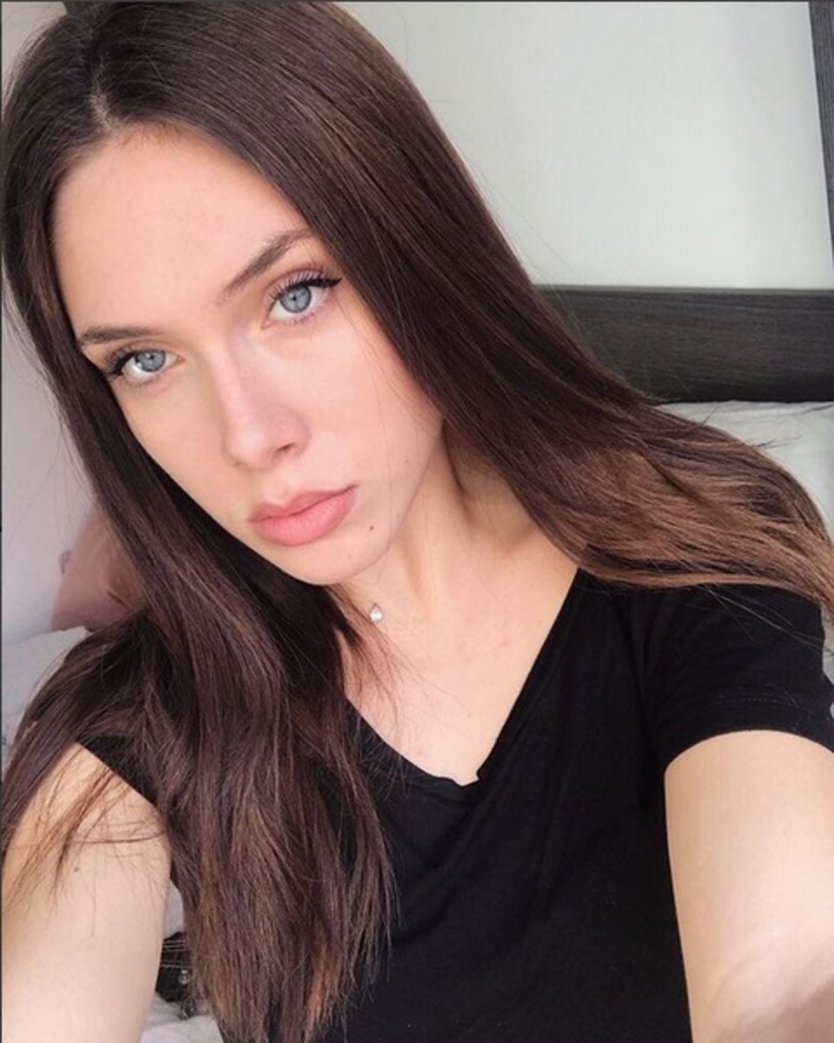 Εβελίνα Παπούλια: Λείπει στην κόρη της και το εκφράζει δημόσια με μια παλιά της φωτογραφία!