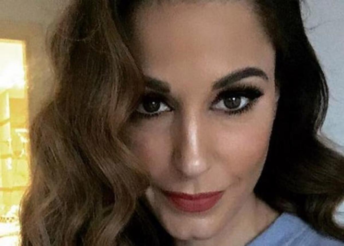 Kατερίνα Παπουτσάκη: Απογευματινή έξοδος με τον γιο της, στο μαγαζί του συζύγου της!