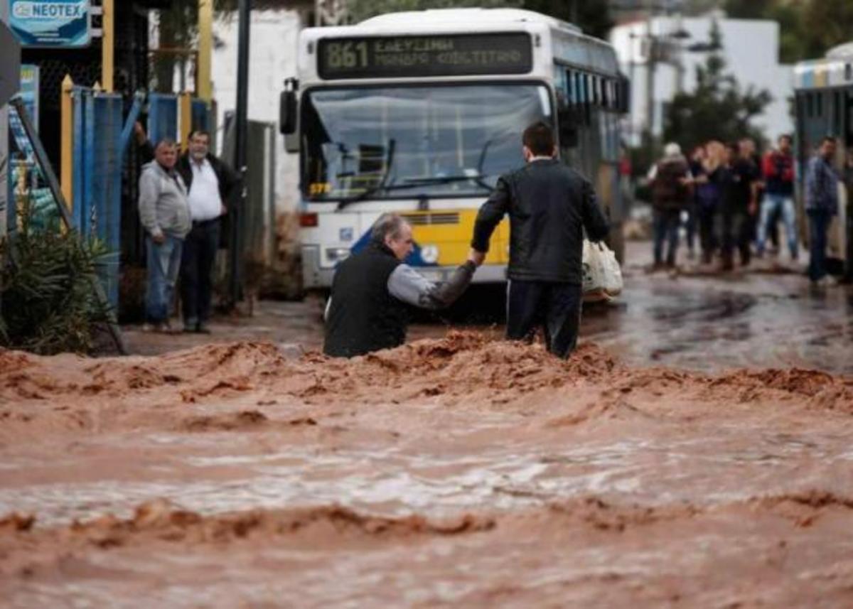 Οι καλλιτέχνες στο πλευρό των κατοίκων της Μάνδρας