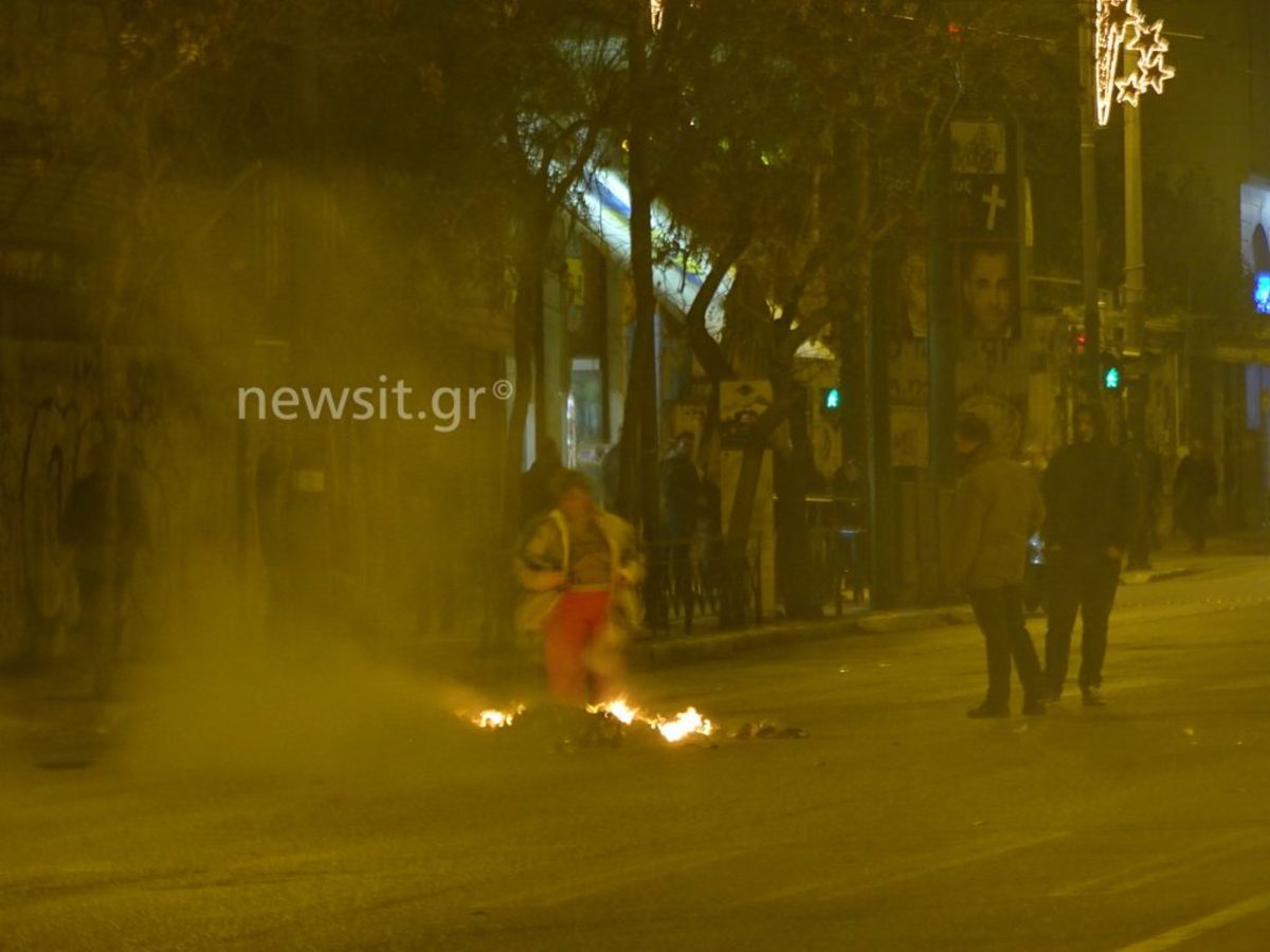 “Μυρίζει μπαρούτι” στο Πολυτεχνείο – Κλειστή η Πατησίων [pics]