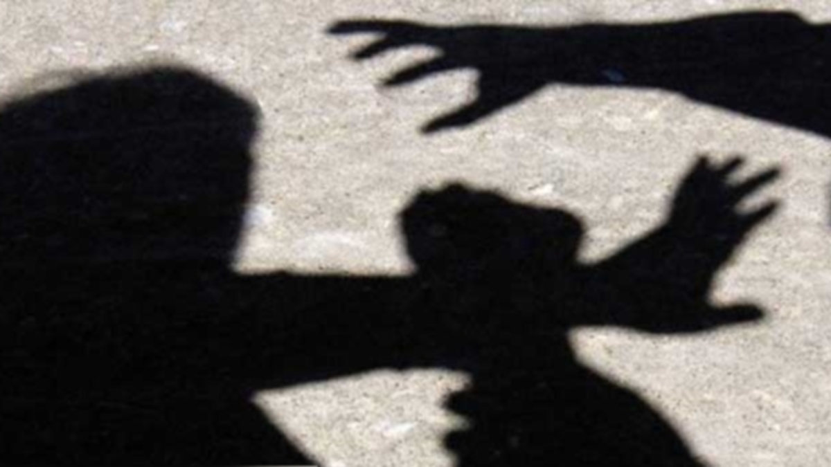 Συγκλονίζει ο ομαδικός βιασμός 8χρονης – Εμπλοκή βουλευτή σε βιασμό έφηβης