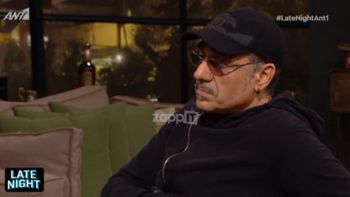 Η απίστευτη εξομολόγηση του Σφακιανάκη για το διαζύγιο των γονιών του και τον επιβλητικό παππού του!