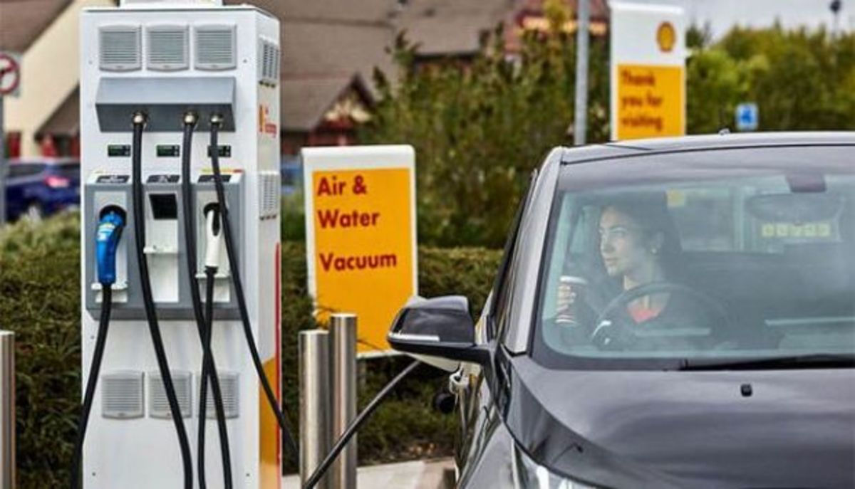 H Shell φτιάχνει σταθμούς φόρτισης ηλεκτρικών αυτοκινήτων σε όλη την Ευρώπη