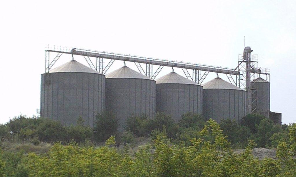 “Είχαν τους μύλους Αγίου Γεωργίου. Μαζί με τα αδέρφια της ξεκοκάλισαν όλην αυτή την τεράστια περιουσία”!