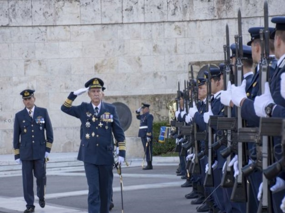 Eορτή Πολεμικής Αεροπορίας: Συγκίνηση στην κατάθεση Στεφάνου! [pics]