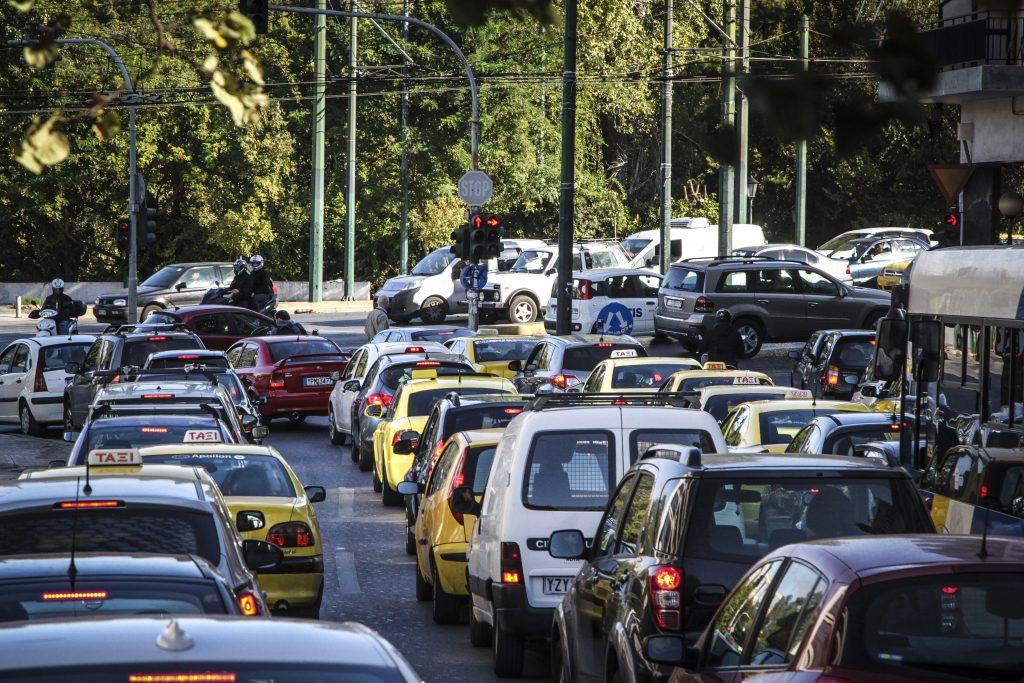 Καμία αλλαγή στα τέλη κυκλοφορίας για το 2018