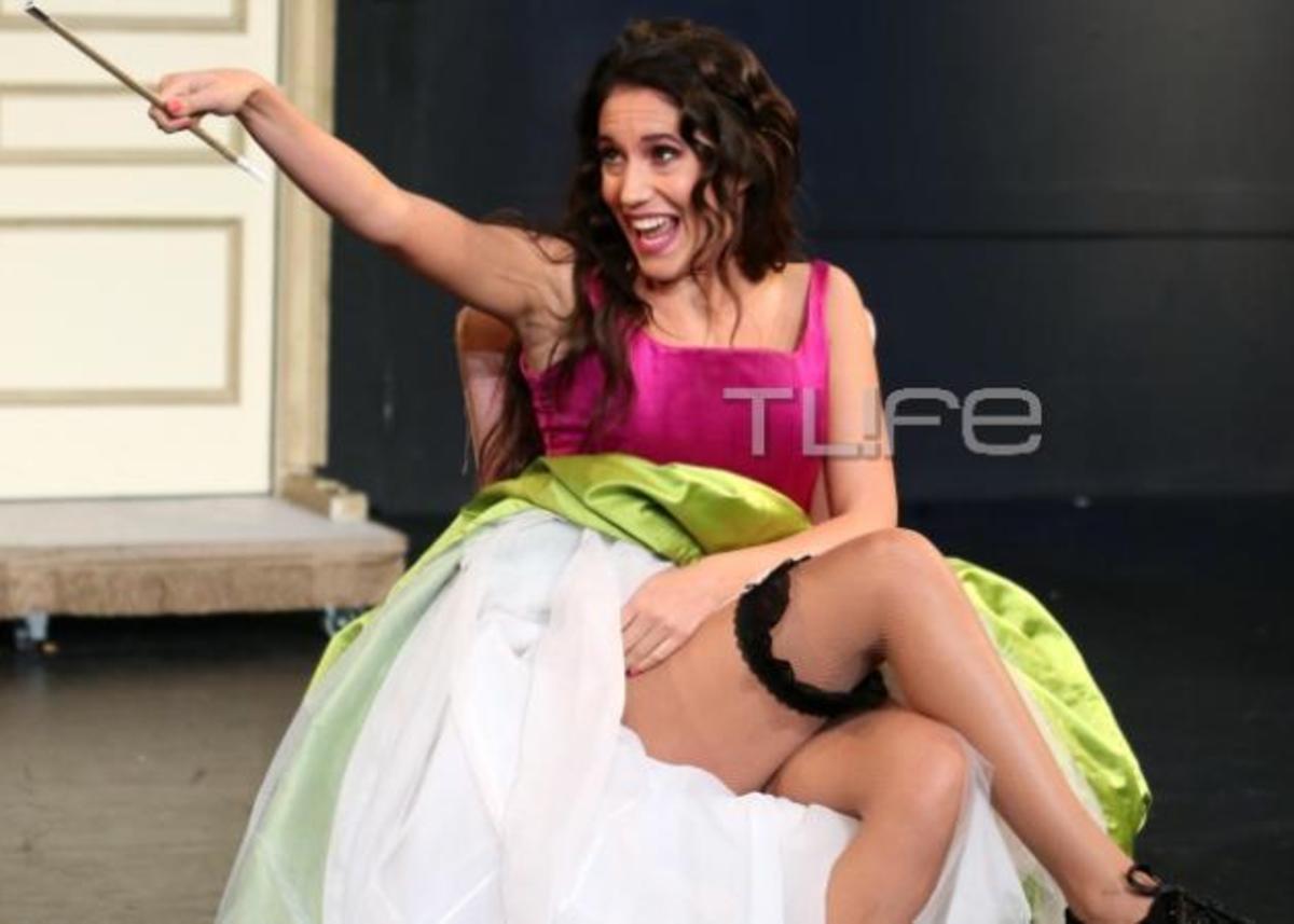 Κολάζει η Ελένη Βαΐτσου! Η “καυτή” εμφάνιση στη σκηνή [pics]