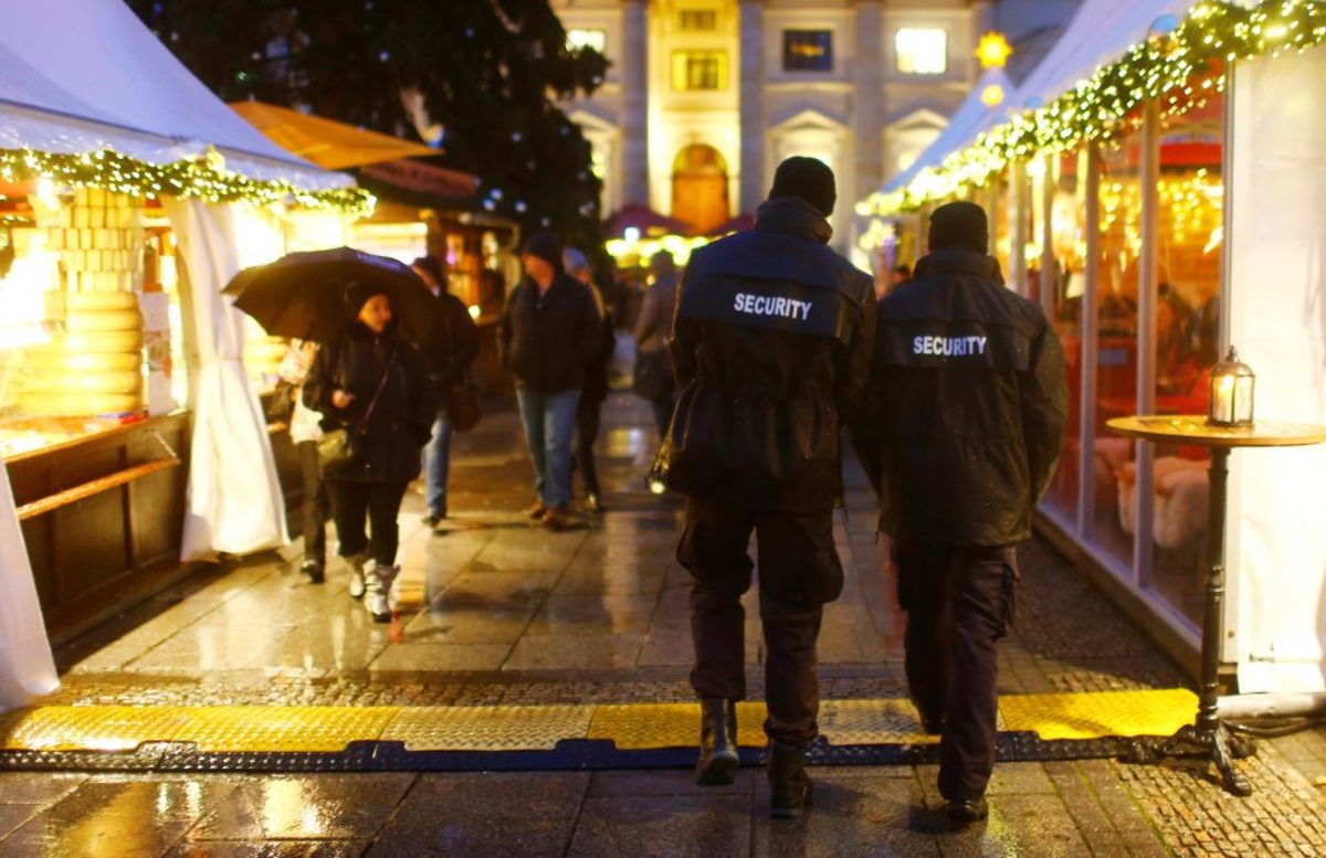 Βερολίνο: Άνοιξε υπό “δρακόντεια” μέτρα ασφαλείας η χριστουγεννιάτικη αγορά