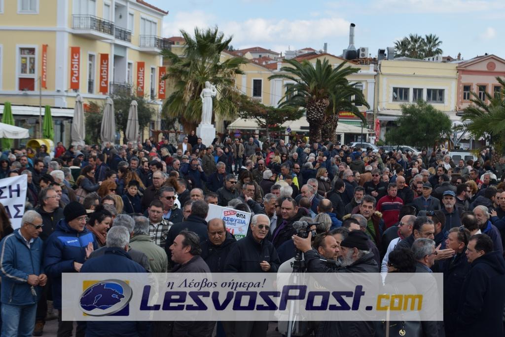 Όλη η Λέσβος στο δρόμο για τον ΦΠΑ [pics, vid]