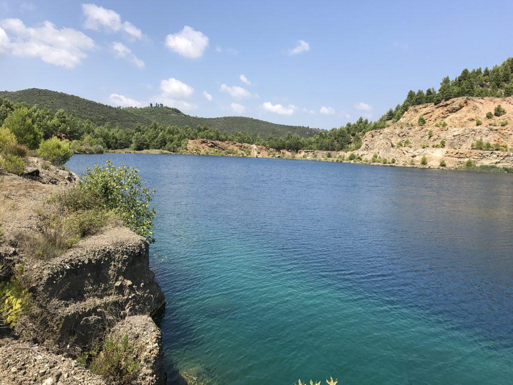 Τα ορυχεία στην Βόρεια Εύβοια που έγιναν… αλπικές λίμνες [pics]