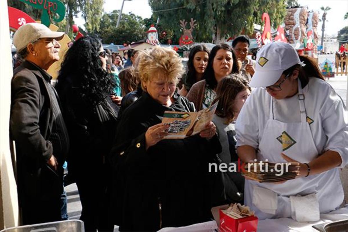 Κρήτη: Ουρές για δωρεάν λουκουμάδες – Οι νεαροί που γλύκαναν μικρούς και μεγάλους [pics]