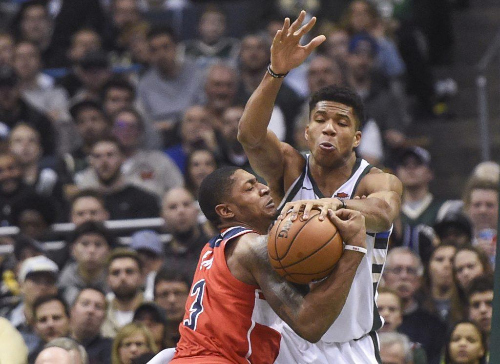 NBA: Τρομερός Αντετοκούνμπο, αλλά μόνος! [vid]