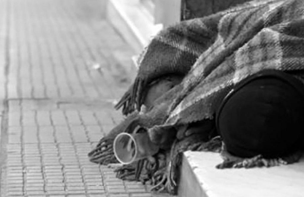 Αγαπημένος μας τραγουδιστής επιδίωκε να τον συλλαμβάνει η αστυνομία για να βρίσκει ζεστασιά στο τμήμα!