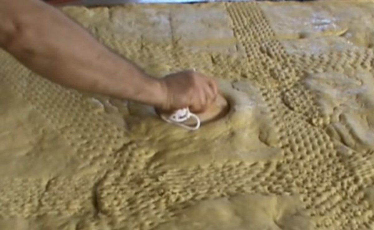 Χαλκιδική: Το χριστόψωμο των 400 κιλών – Όλα έτοιμα και φέτος στην Αρναία για το έθιμο [vid]