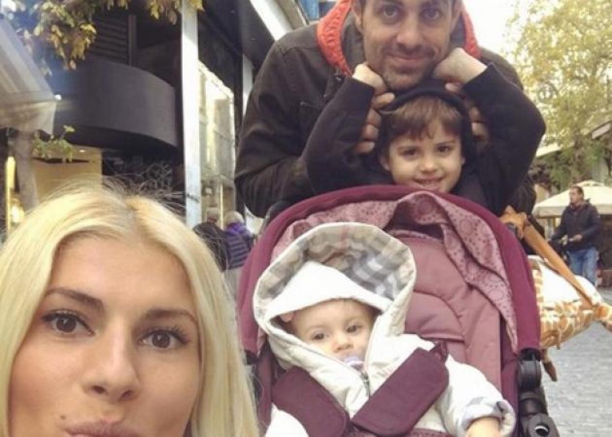 Στέλιος Χανταμπάκης – Όλγα Πηλιάκη: Στόλισαν για τα Χριστούγεννα με τα παιδιά τους!