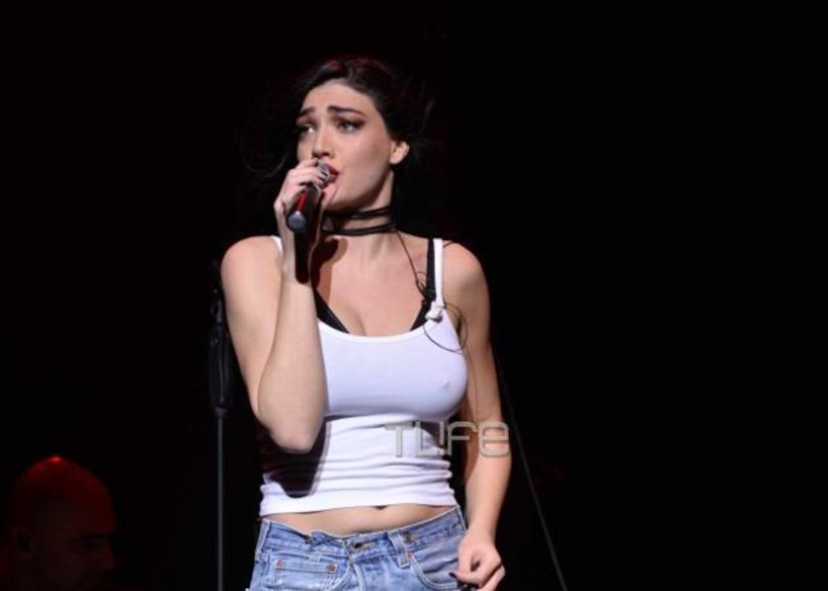 Ήβη Αδάμου: Η πρώτη της εμφάνιση στη σκηνή μετά την είδηση ότι είναι έγκυος! [pics]