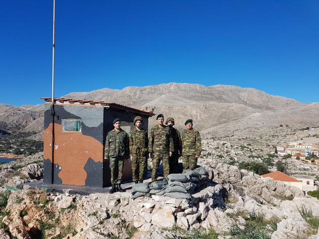 Χριστούγεννα: Ο Αρχηγός Στρατού Αλκιβιάδης Στεφανής με του Φρουρούς του Αιγαίου [pics]