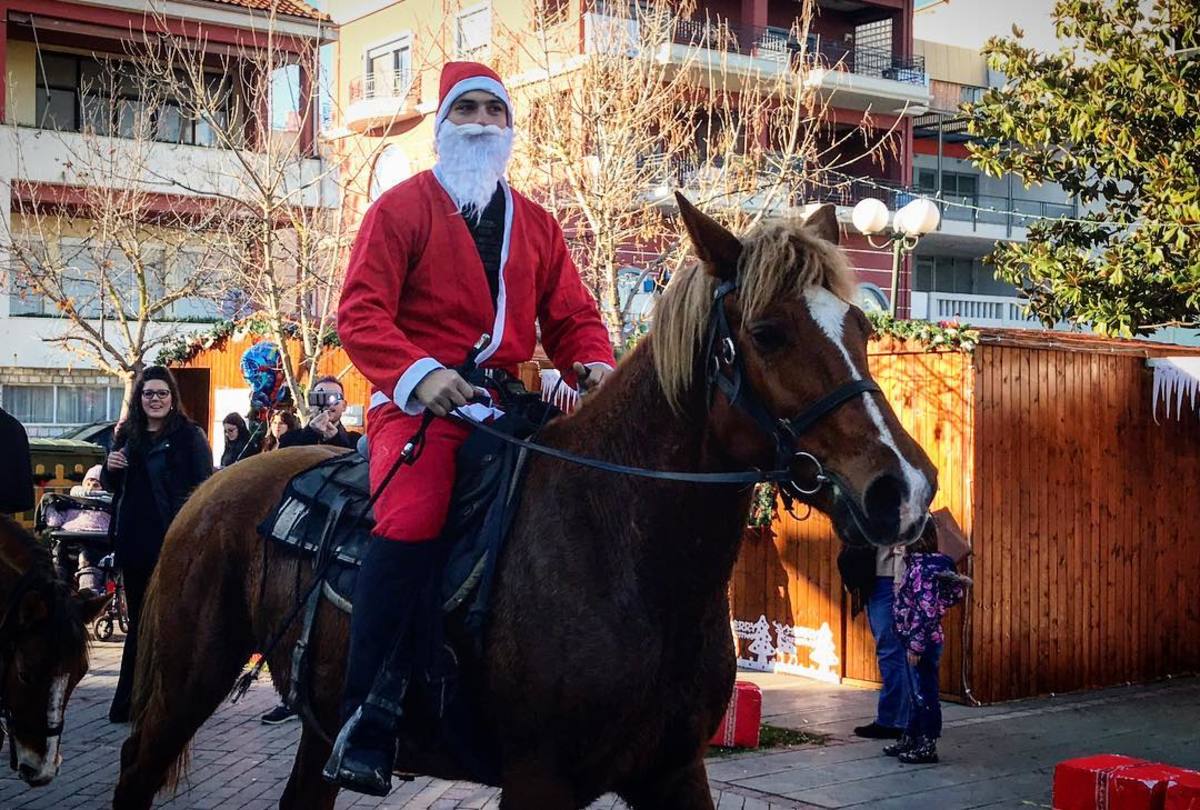 Με… άλογα οι Άγιοι Βασίληδες στην Πρέβεζα! [pics]