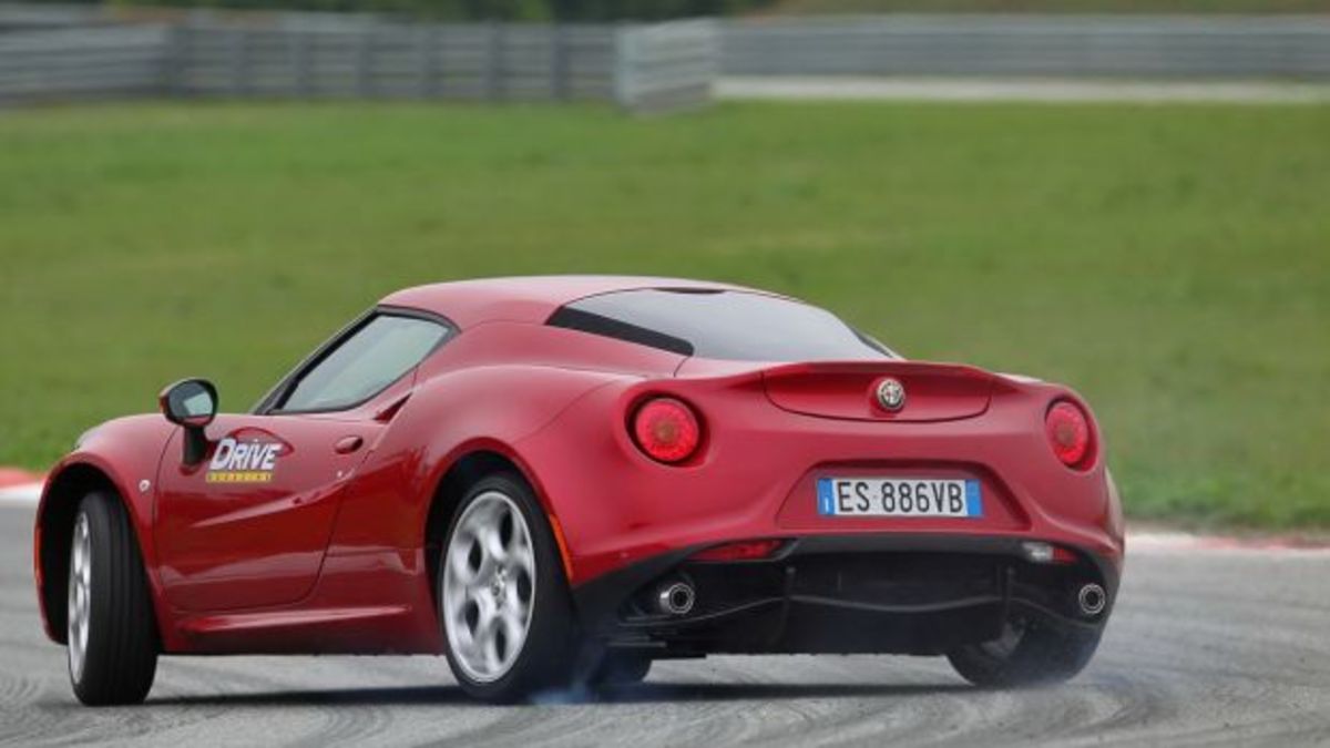 Έρχεται σημαντικά αναβαθμισμένη η Alfa Romeo 4C