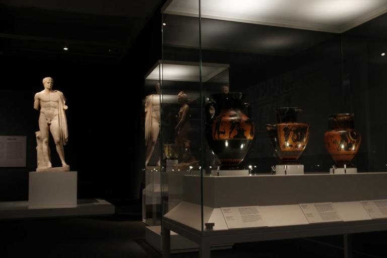 Το Βρετανικό Μουσείο... στρίβει το μαχαίρι στην “καρδιά” της Ελλάδας! Δανείζει ελληνικά εκθέματα στη Βαρκελώνη