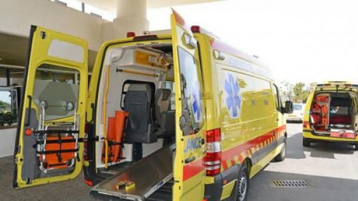 Σε σοβαρή κατάσταση 26χρονη που εκσφενδονίσθηκε έξω από το εν κινήσει αυτοκίνητο του φίλου της ενώ τσακώνονταν!