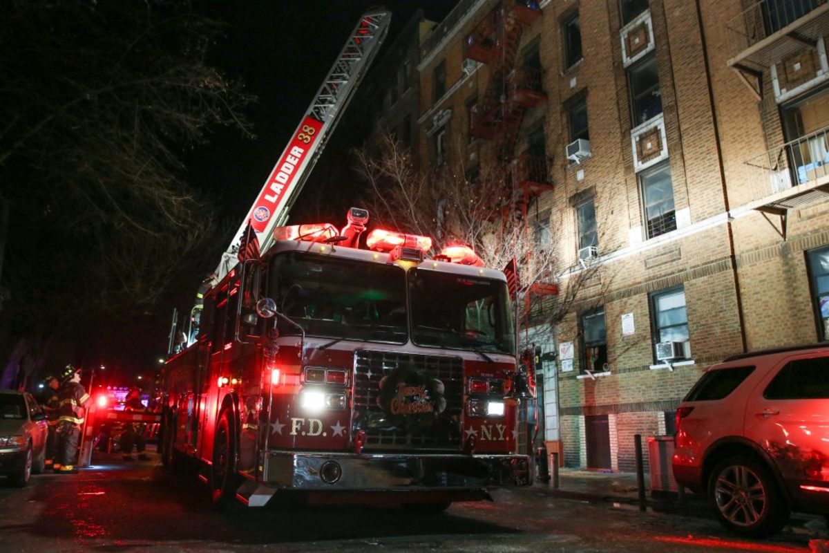 Νέα Υόρκη: 4 παιδιά ανάμεσα στους 12 νεκρούς από την φονική πυρκαγιά σε πολυκατοικία