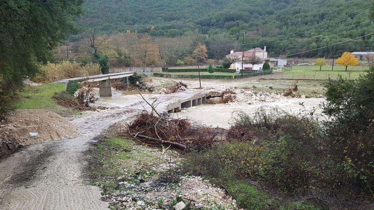 Ήπειρος: Μέχρι πεζογέφυρες παρασύρθηκαν από την κακοκαιρία