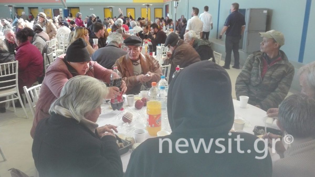 Χριστούγεννα 2017: Γεύμα αγάπης για τους άστεγους της Αθήνας