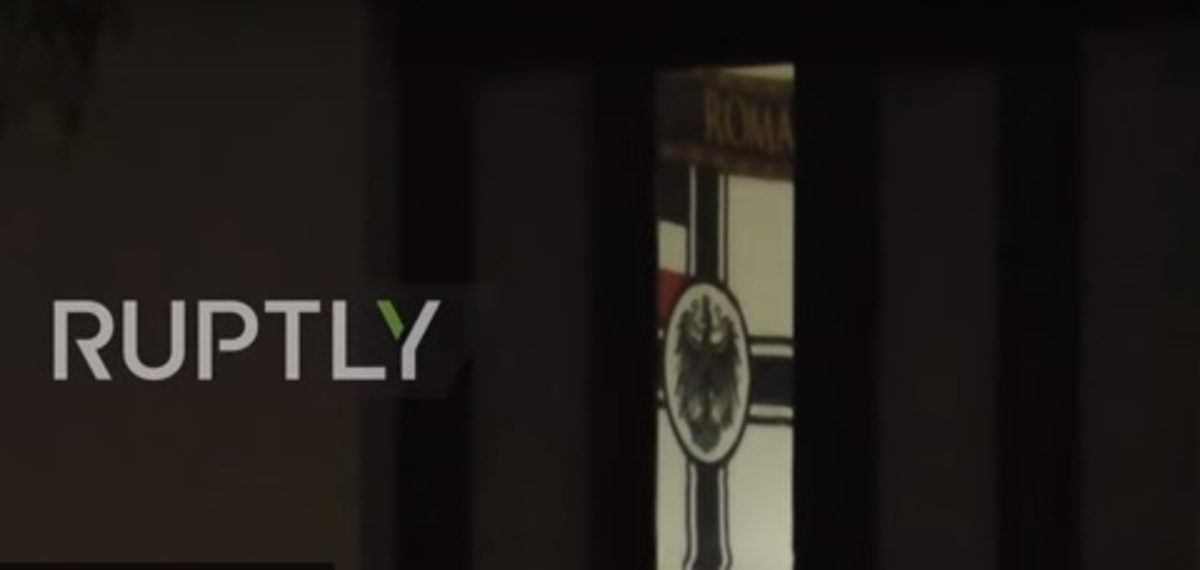 Σάλος στην Ιταλία! Ναζιστική σημαία… σε στρατόπεδο