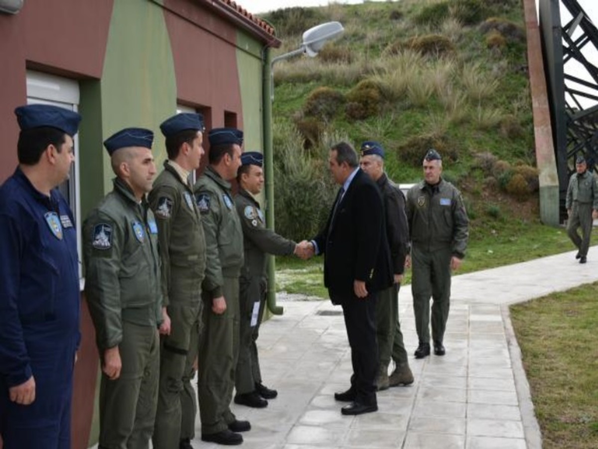 Στην 135 Σμηναρχία Μάχης ο Καμμένος [pics]