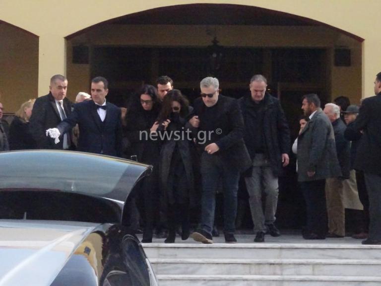 Κηδεία Βασίλη Μπεσκένη: Ξέσπασε σε λυγμούς ο Άδωνις Γεωργιάδης στον επικήδειο - Δεν μπορούσε να μιλήσει