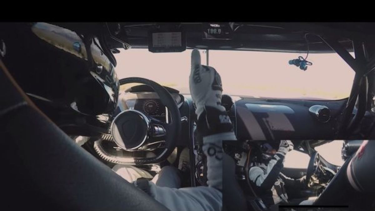 Δείτε το Koenigsegg Agera RS να πιάνει τα 460 km/h από την θέση του οδηγού [vid]