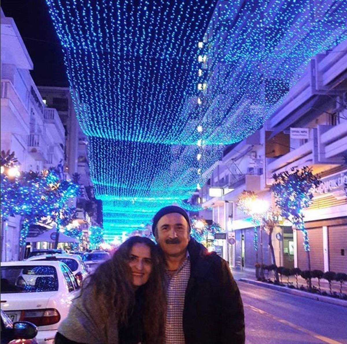 Λάκης Λαζόπουλος – Σοφία Φιλιππίδου: Οι βόλτες στο στολισμένο Βόλο και όσα έγιναν στην περιοδεία τους στη Θεσσαλία!