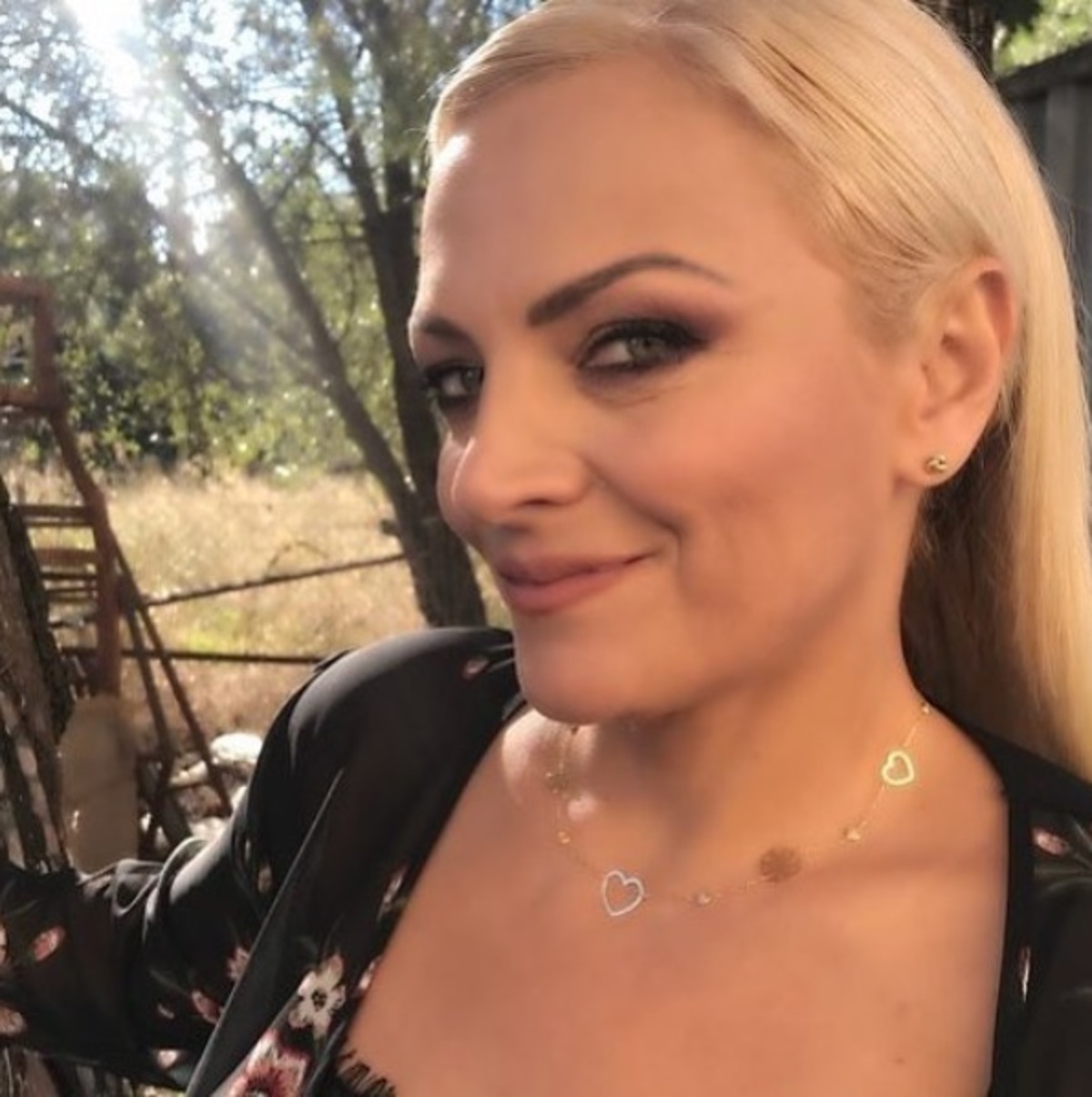 Χριστίνα Λαμπίρη: Η έκπληξη στο γραφείο για τα γενέθλιά της!