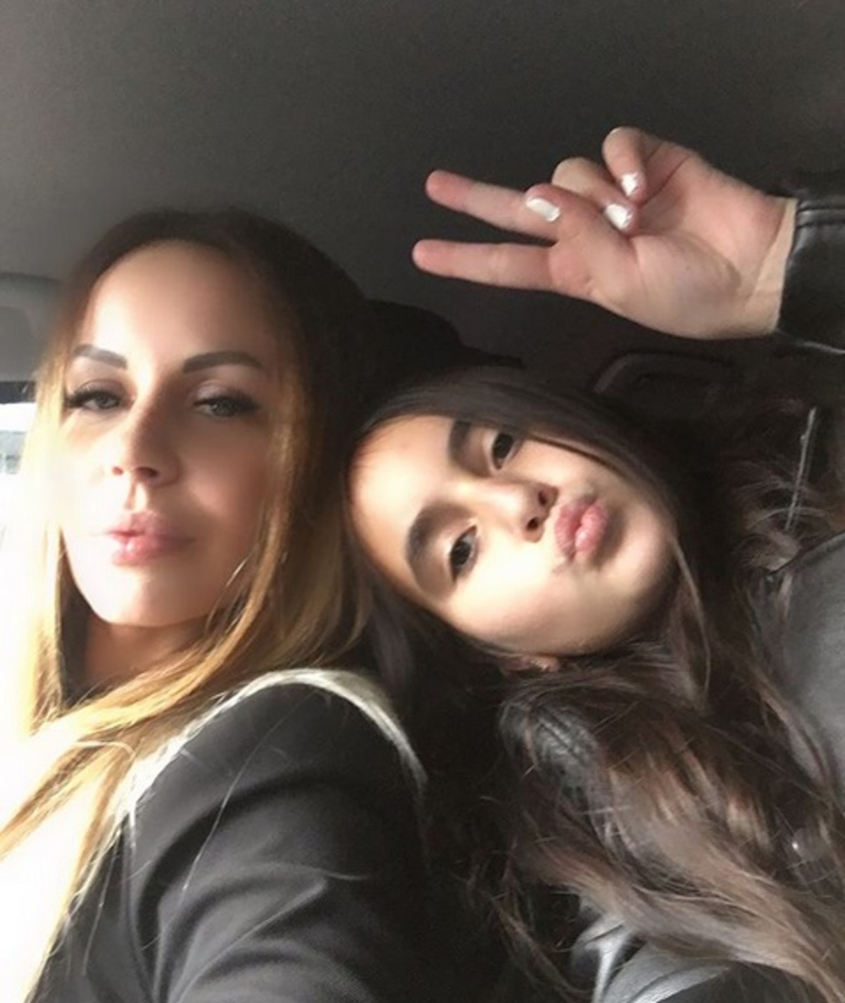 Ιωάννα Λίλη: Έφτιαξε χριστουγεννιάτικες δημιουργίες με την κόρη της για το bazaar του σχολείου!