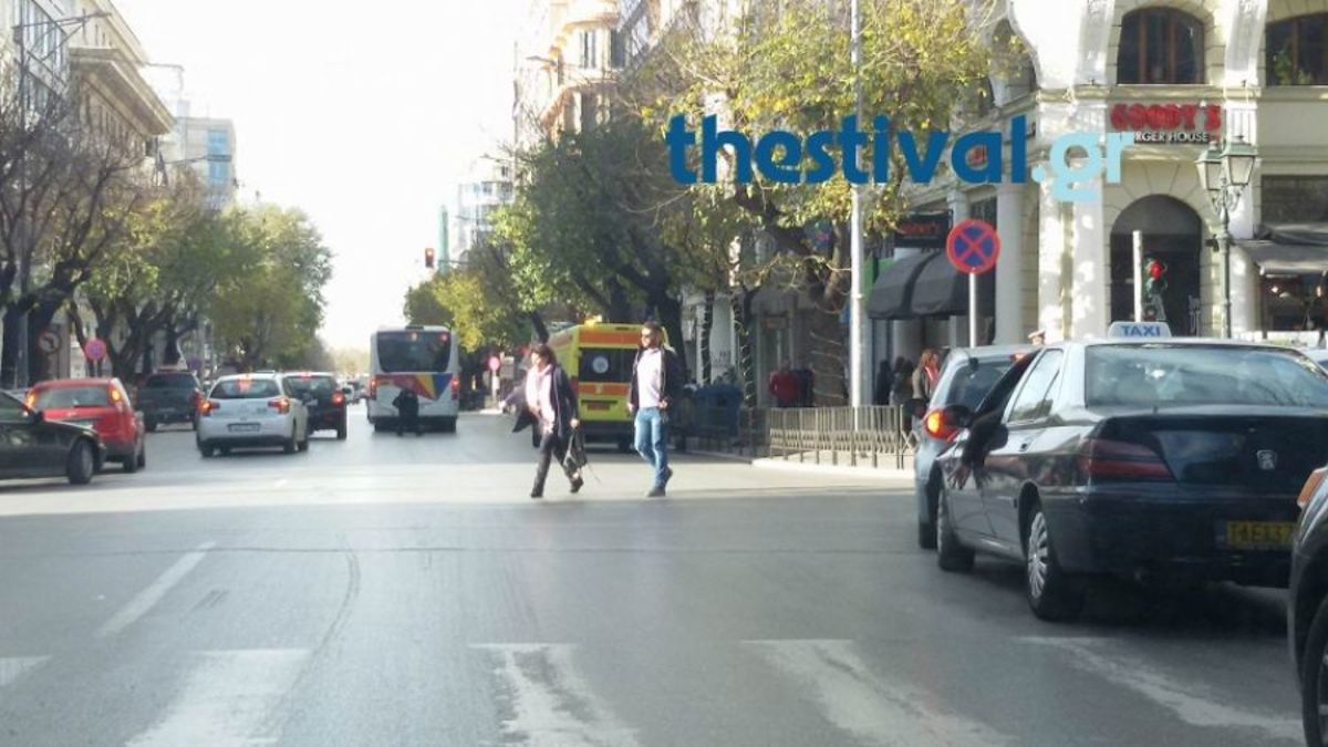 Θεσσαλονίκη: Λεωφορείο συγκρούστηκε με μηχανάκι