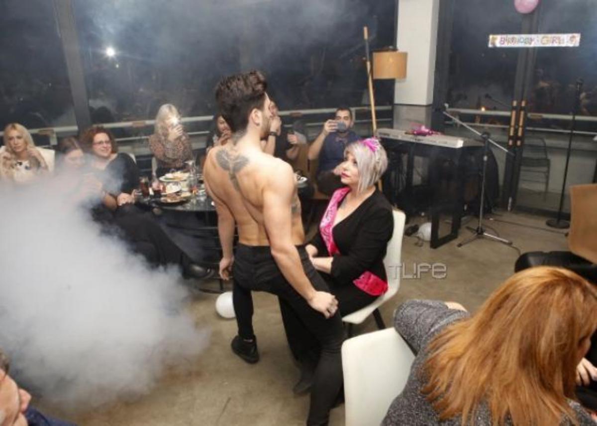 Τζούλι Μασίνο: Στρίπερ η έκπληξη για το πάρτι των γενεθλίων της! [pics]