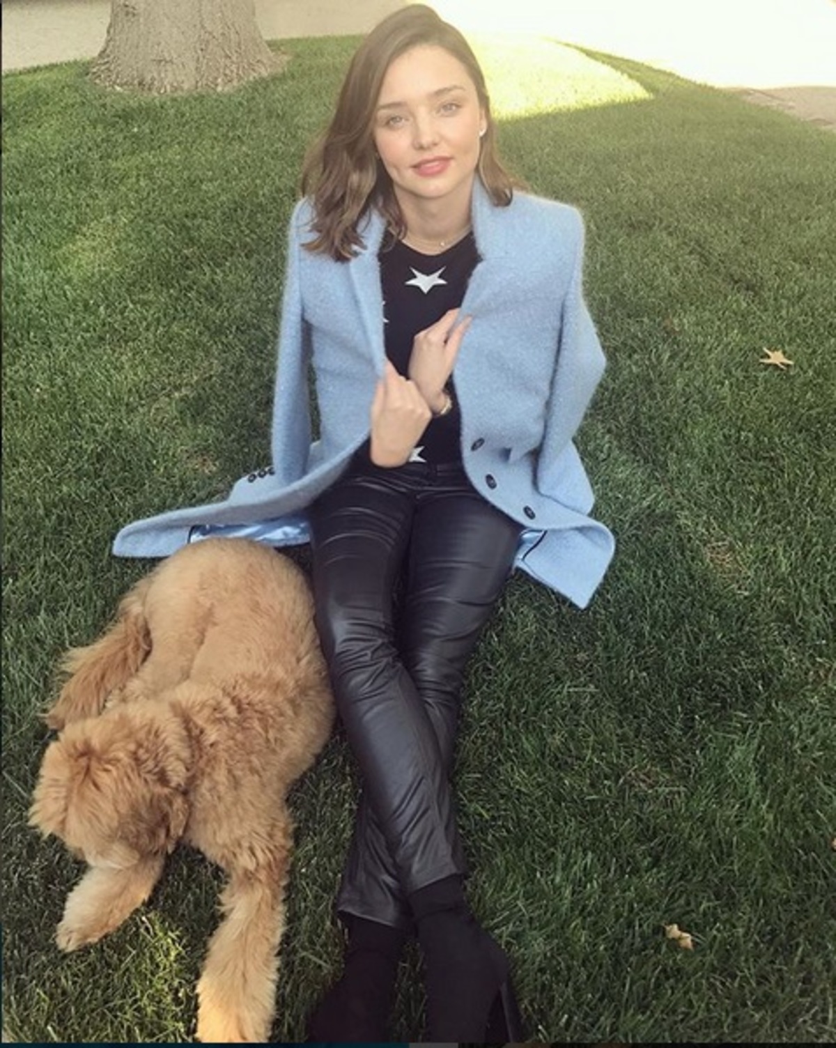 Miranda Kerr: Mας δείχνει το εντυπωσιακό δέντρο στο σπίτι της, καθώς περιμένει το δεύτερο παιδί της