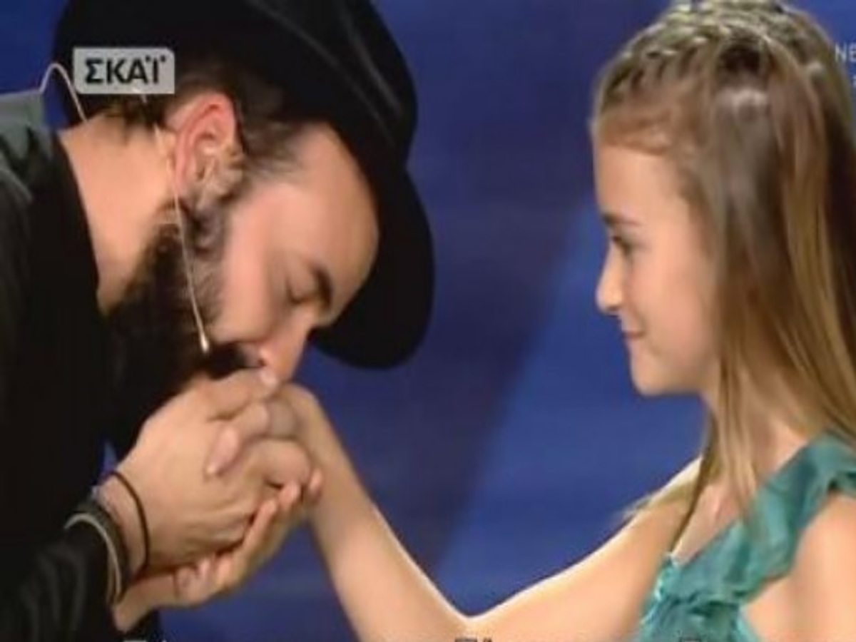 Η 14χρονη που μάγεψε τον Μουζουράκη και της πρότεινε να συνεργαστούν σε video clip! [vid]