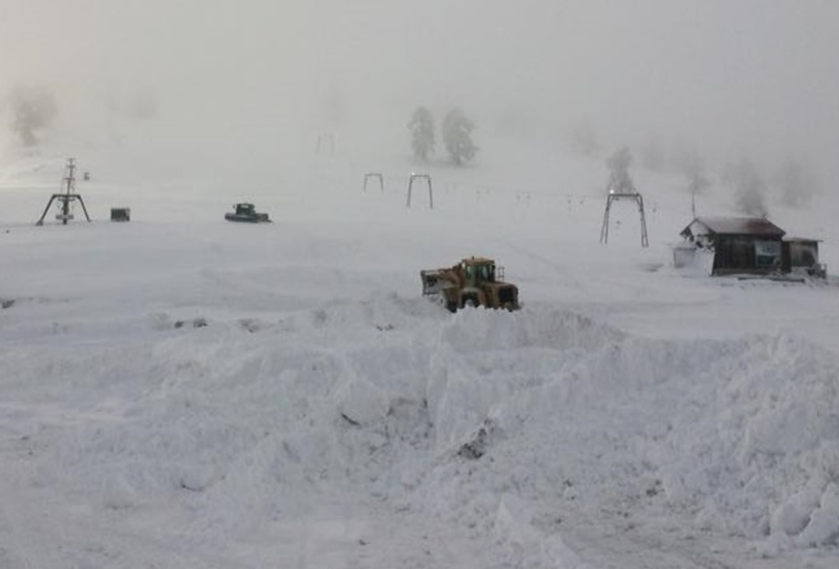 Χιονοστιβάδα παρέσυρε παρέα που έκανε snowboard στα Γρεβενά! Χαροπαλεύει ένας άνδρας από την Αθήνα