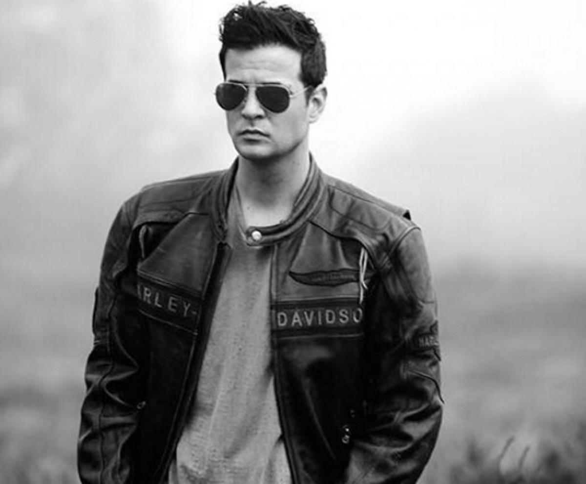 Δείτε την εκκεντρική εμφάνιση του Νίνο σε κινηματογραφική πρεμιέρα