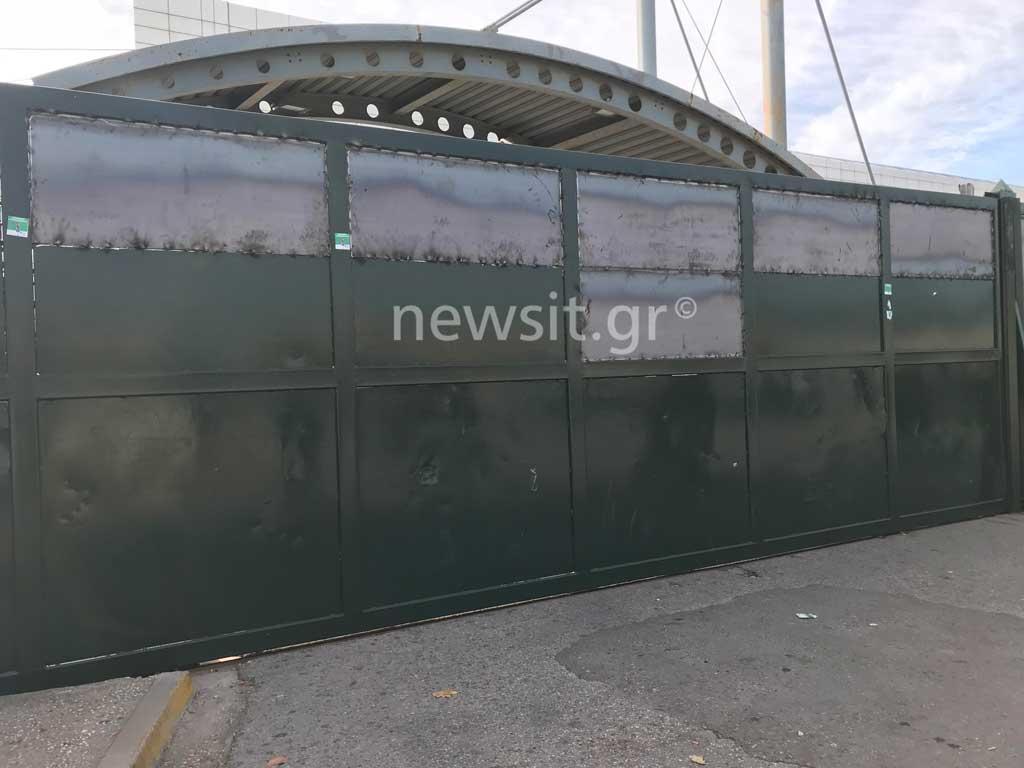 Δεν θέλει να βλέπει τους διαδηλωτές ο Γαβρόγλου – Έκλεισαν με λαμαρίνες τις πόρτες του υπουργείου Παιδείας