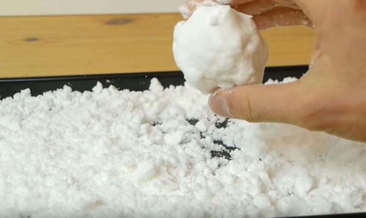 Δύο μόνο υλικά χρειάζεστε για να φτιάξετε μόνοι σας ψεύτικο χιόνι