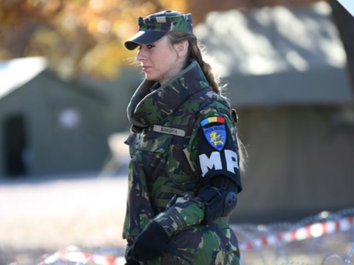 Η στρατιωτικός που έκλεψε τα βλέμματα σε άσκηση στην Θεσσαλονίκη!